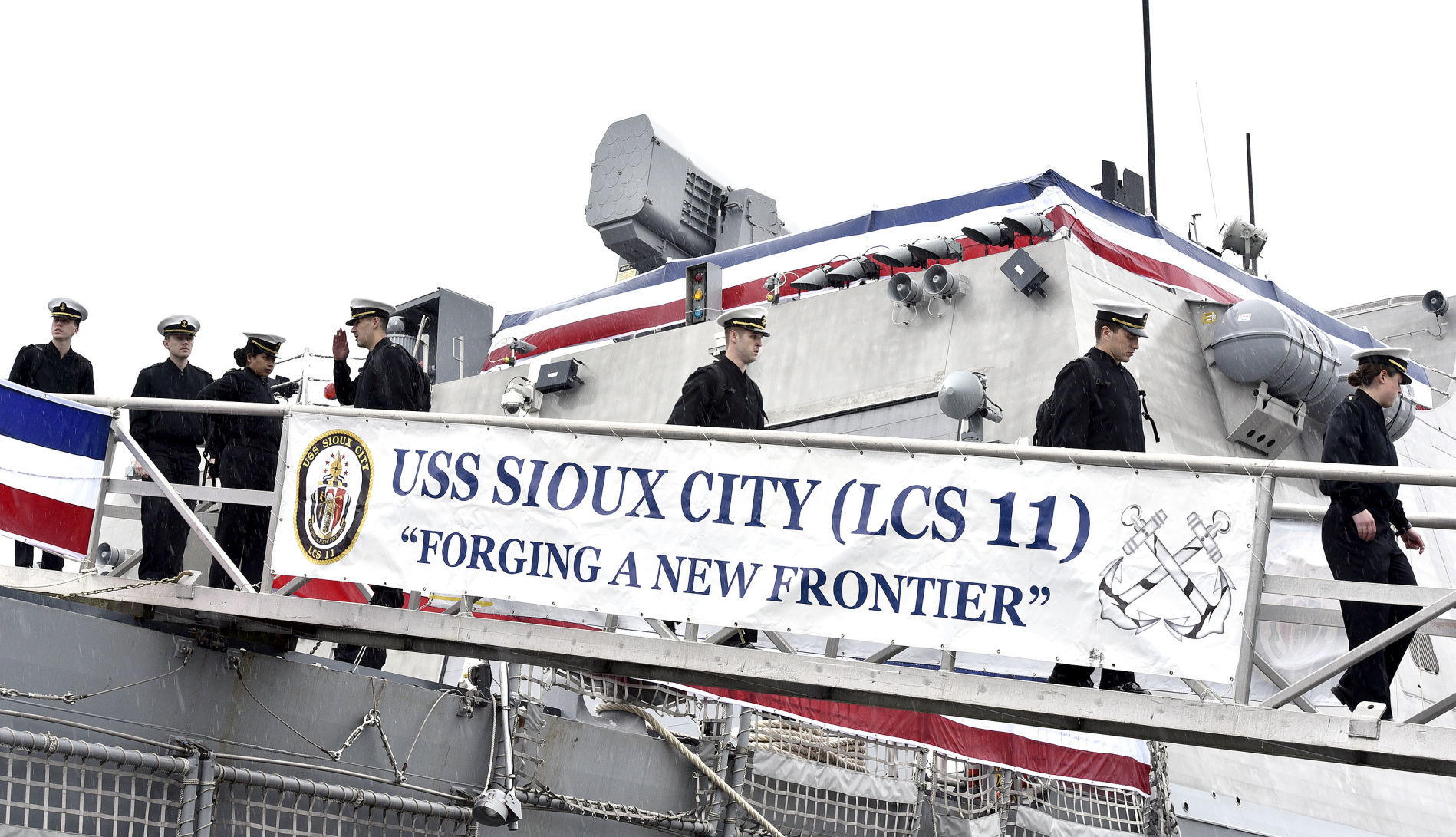 USS Sioux City commissioning tour